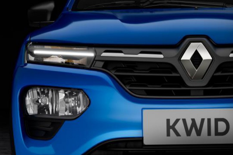 A dianteira traz novo para-choque, luzes de circula&ccedil;&atilde;o diurna (DRL) em LED em todas as vers&otilde;es