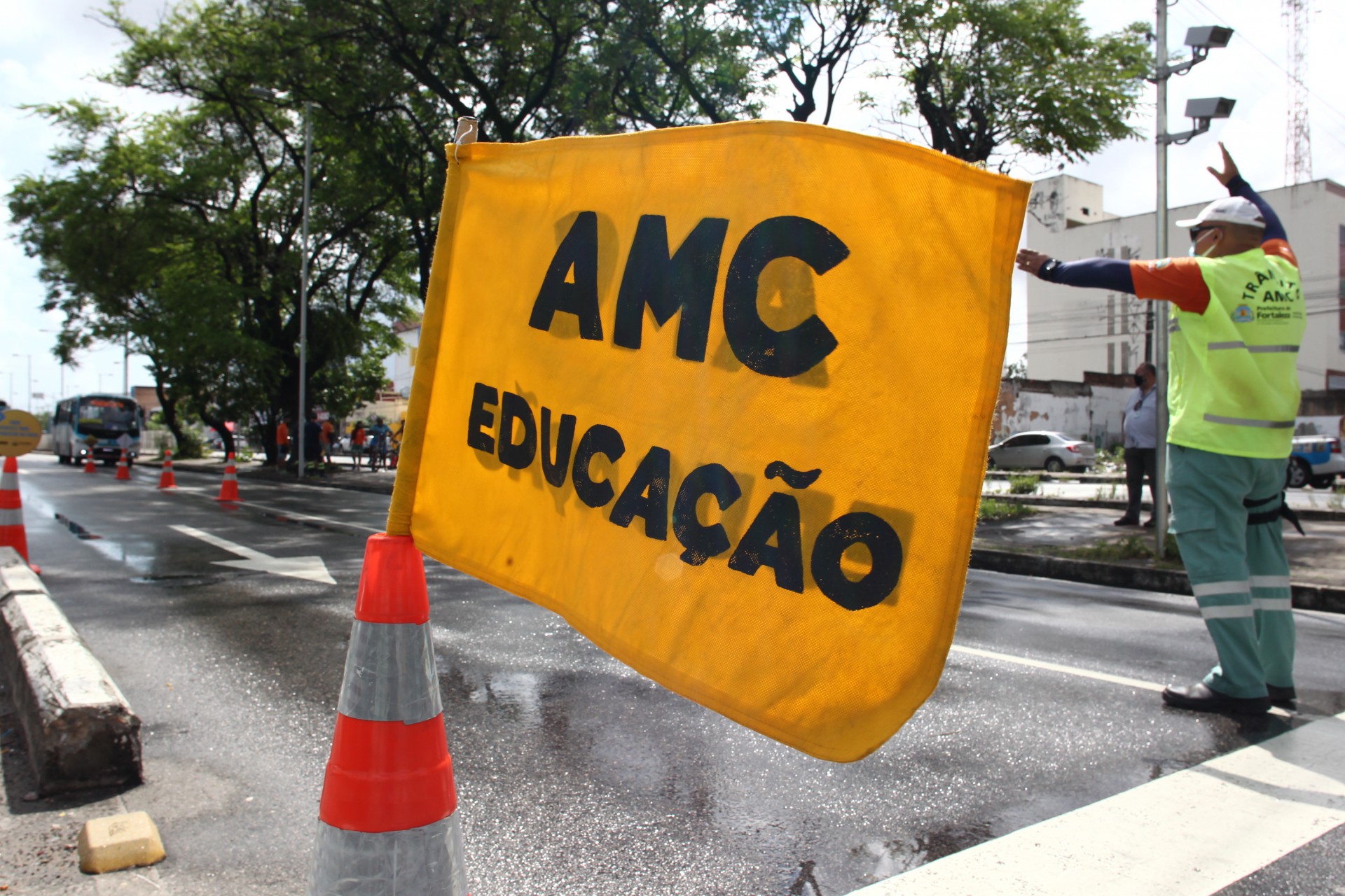 ￼AÇÕES educativas são realizadas para prevenir acidentes em Fortaleza (Foto: FABIO LIMA)