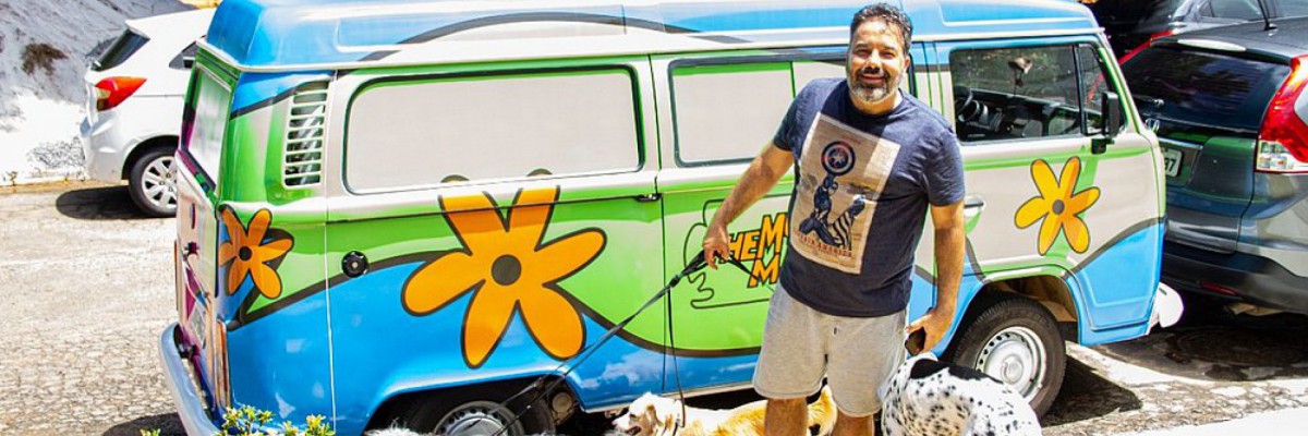 Rodolfo Pamplona Filho personalizou a Kombi inspirado em Scooby-Doo 