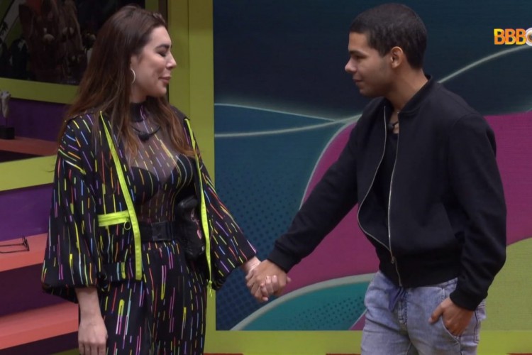 BBB 22: Cearense Vinicius deu apoio a Naiara Azevedo 