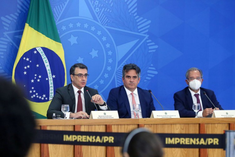 Brasília, DF- Ministro da Economia, Paulo Guedes, durante coletiva sobre a abertura oficial das negociações da entrada do Brasil na OCDE (Organização para Cooperação de Desenvolvimento Econômico), no salão Leste do Palácio do Planalto

FOTO: EDU ANDRADE/Ascom/ME