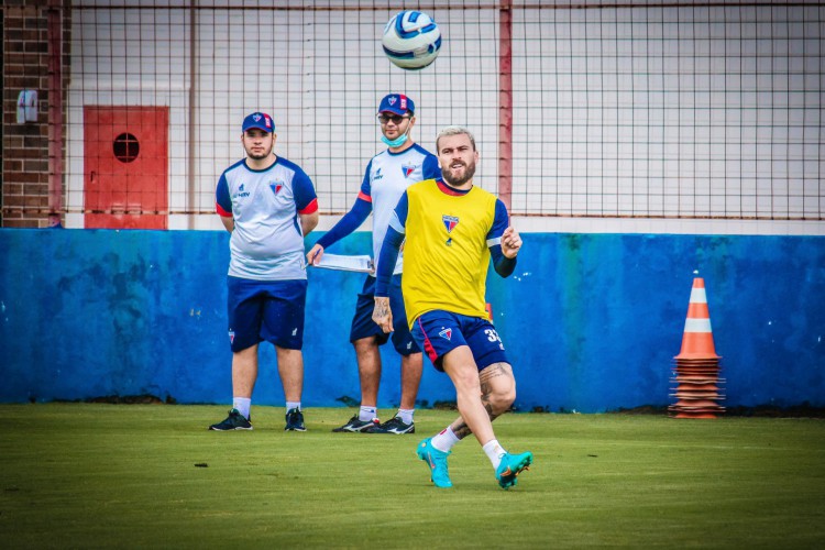 Meia Lucas Lima em treino do Fortaleza no Centro de Excelência Alcides Santos, no Pici
