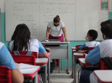 Concurso público em Fortaleza abre inscrições para 944 vagas para professores de áreas específicas e 1.056 para profissionais pedagogos 