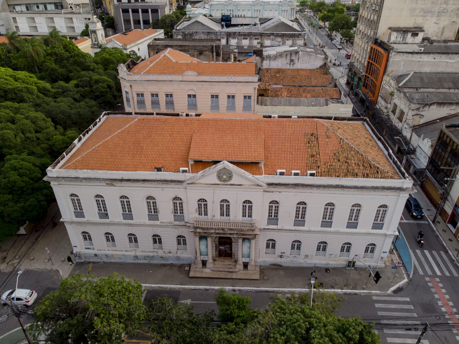 Museu do Ceará, no Centro de Fortaleza, aguarda reforma, anunciada pelo secretário da cultura Fabiano Piúba ainda em maio de 2021. O equipamento está fechado desde 2019 (Foto: Aurelio Alves)