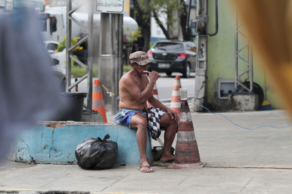 Sem emprego, renda e moradia, pessoas em situação de rua tentam manter dignidade com iniciativas dos governos(Foto: FABIO LIMA)