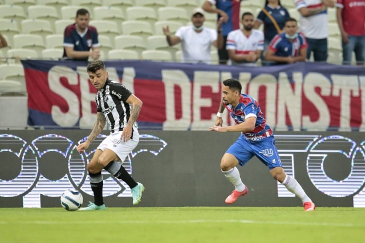 Fortaleza e Ceará se enfrentam pelo Brasileirão 2022 hoje, 1º; onde assistir ao vivo e horário do jogo.
