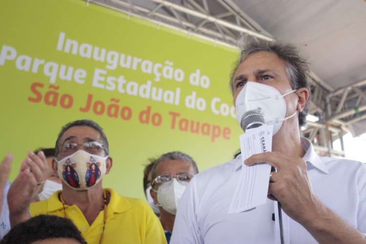 Camilo inaguruou polo de lazer no bairro São João do Tauape na manhã deste sábado, 5