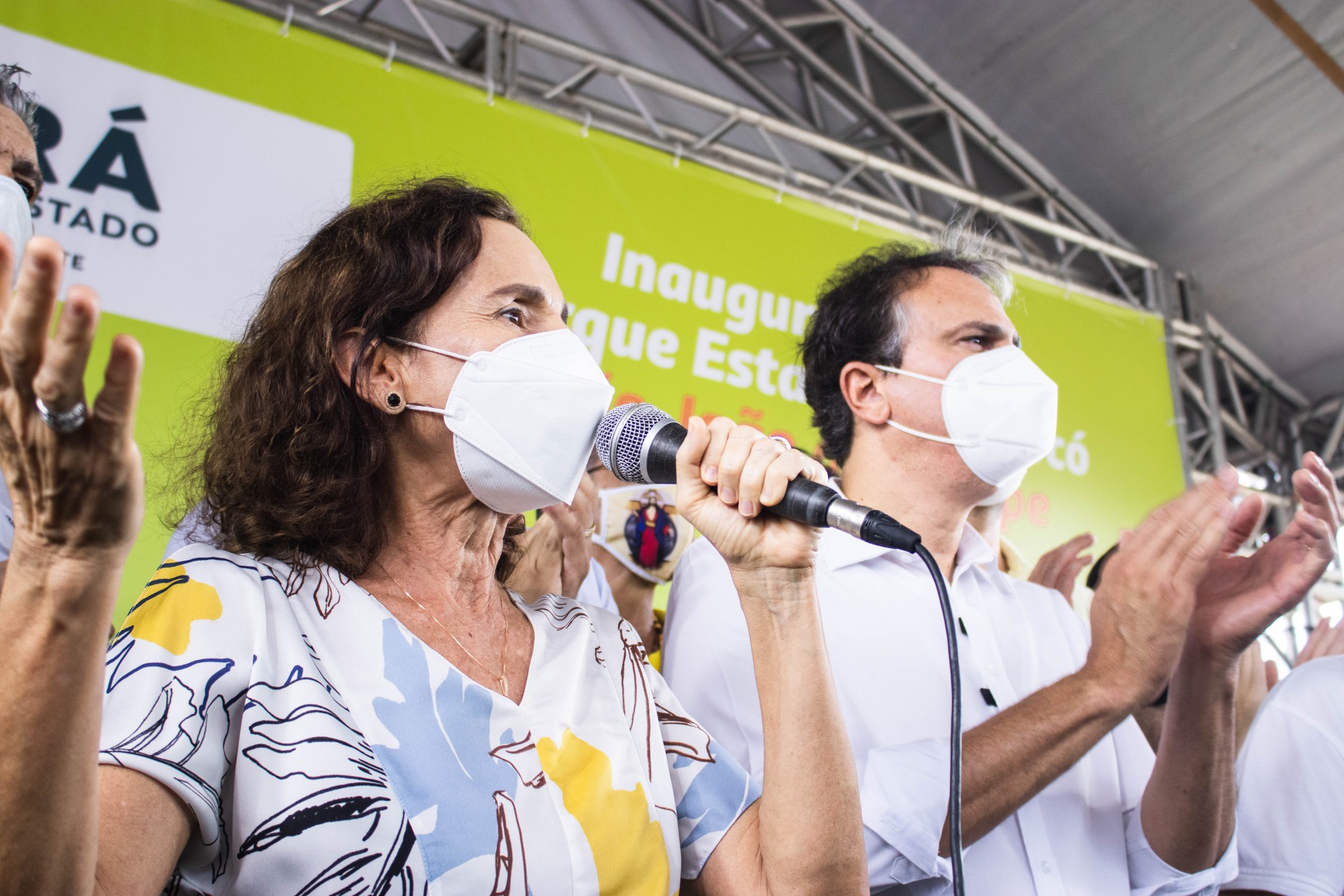 ￼ Vice-governadora Izolda Cela e o governador Camilo Santana (Foto: FERNANDA BARROS)