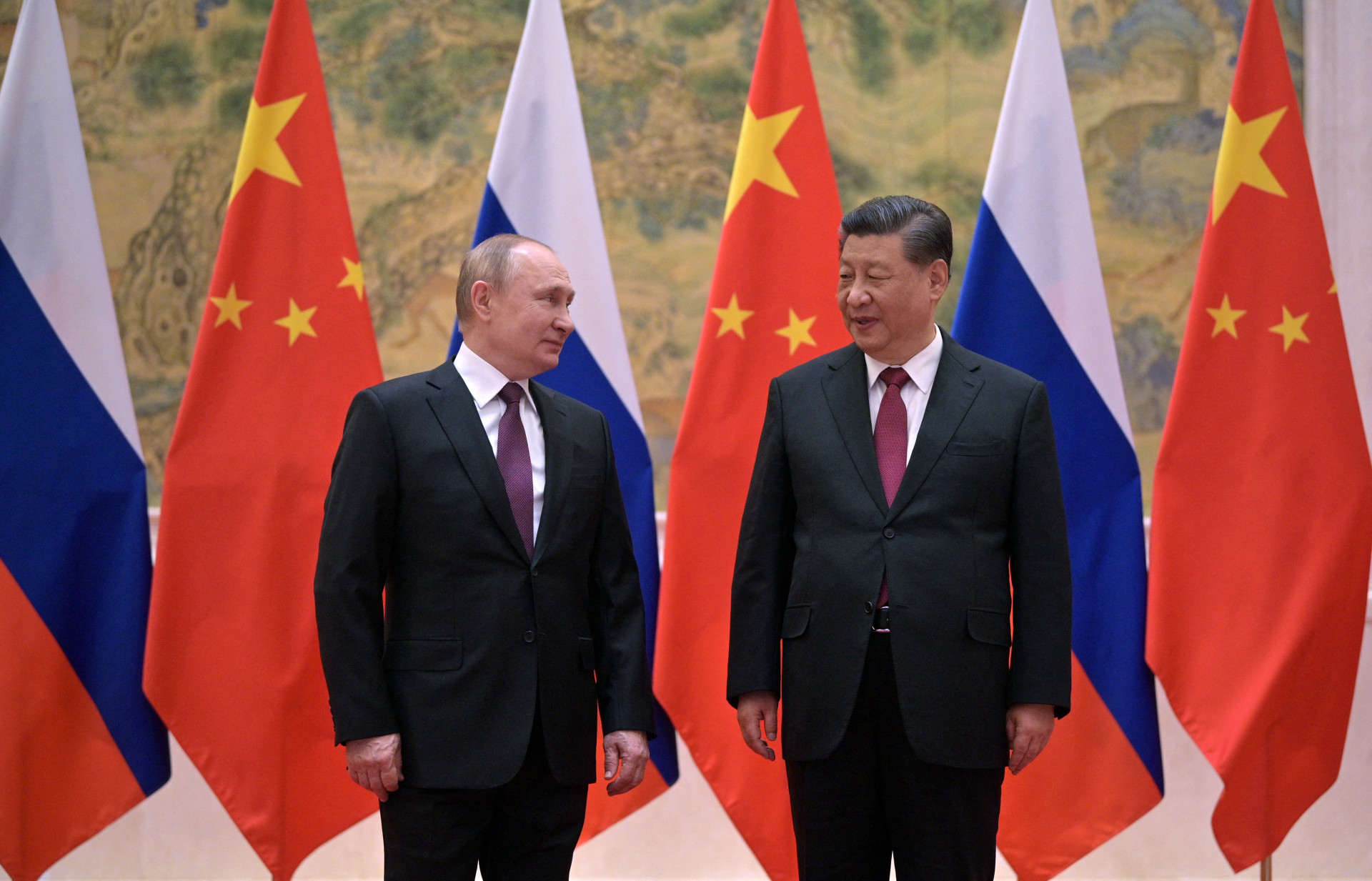 Já a China, que tem relações estreitas com Moscou, pediu 