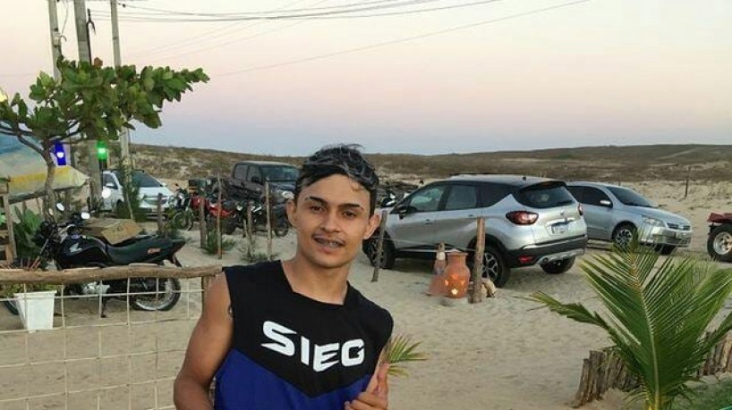 Matheus Cruz, de 19 anos, foi morto a tiros dentro da Delegacia de Camocim 
