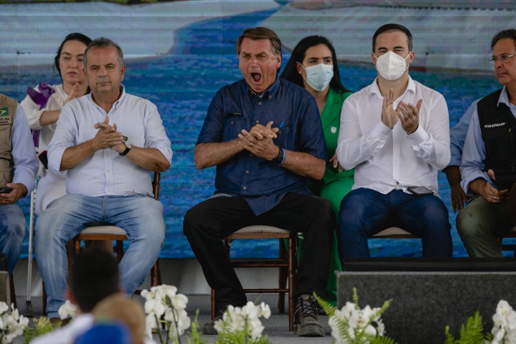 Ministro Rogério Marinho, do Desenvolvimento Regional, presidente Jair Bolsonaro, deputado federal Capitão Wagner e ministro do Turismo, Gilson Machado