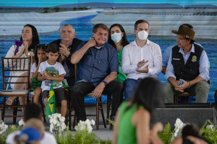 Presidente Jair Bolsonaro ao lado do Capitão Wagner