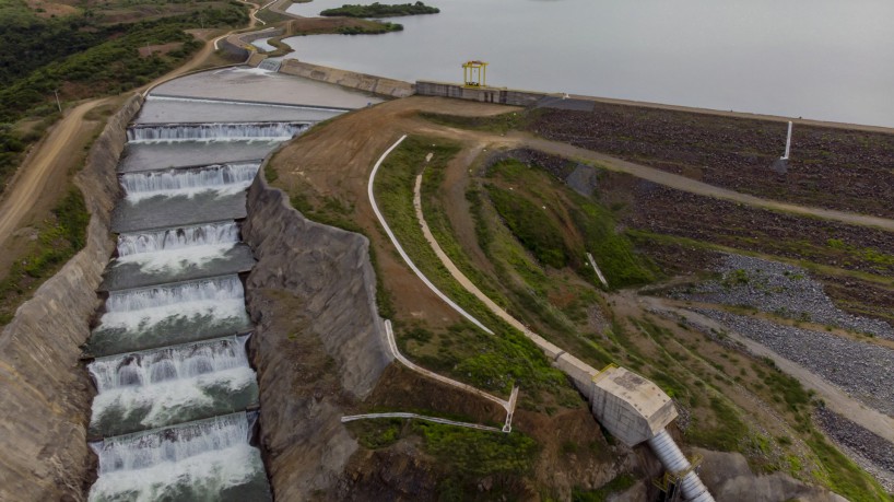 Barragem de Jati, que recebe águas da transposição do rio São Francisco no Ceará e as distribui pelo Estado, via Cinturão das Águas(foto: Aurelio Alves)