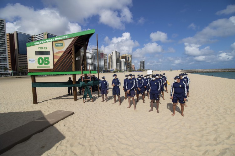 FORTALEZA, CE, BRASIL, 09.02.2022: 2 Postos de Salvamento aquatico foram inaugurados hoje na Praia de Iracema - Posto 5 (Foto:Thais Mesquita/OPOVO)