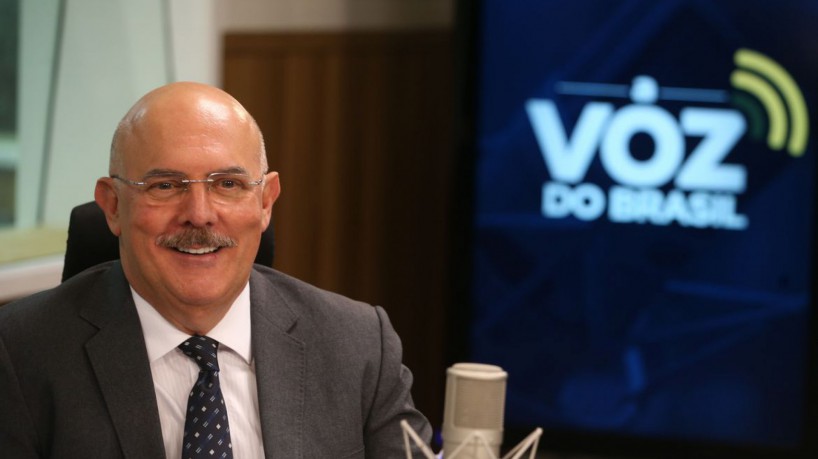 O ministro da Educação, Milton Ribeiro,  é entrevistado no programa A Voz do Brasil.(foto: Valter Campanato/Agência Brasil)