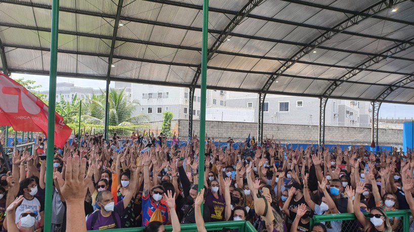 Professores de Maracanaú deflagram greve em meio a protestos por reajuste de 33,24%(foto: Reprodução)