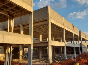 Construção da Clínica Escola da Famed/UFCA em janeiro de 2022. 
