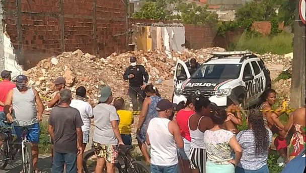 Travesti de 23 anos foi morta a pedradas na avenida Osório de Paiva 