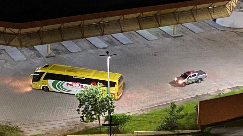 Ônibus é apreendido por está funcionando clandestinamente em Juazeiro do  Norte.(foto: Faria Júnior)