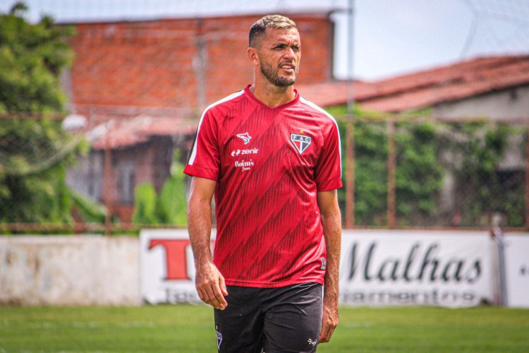 Edson Cariús retorna de suspensão e encara o Pacajus