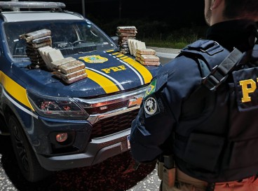 Pasta base de cocaína apreendida equivale a R$ 5,5 milhões, segundo PRF 
