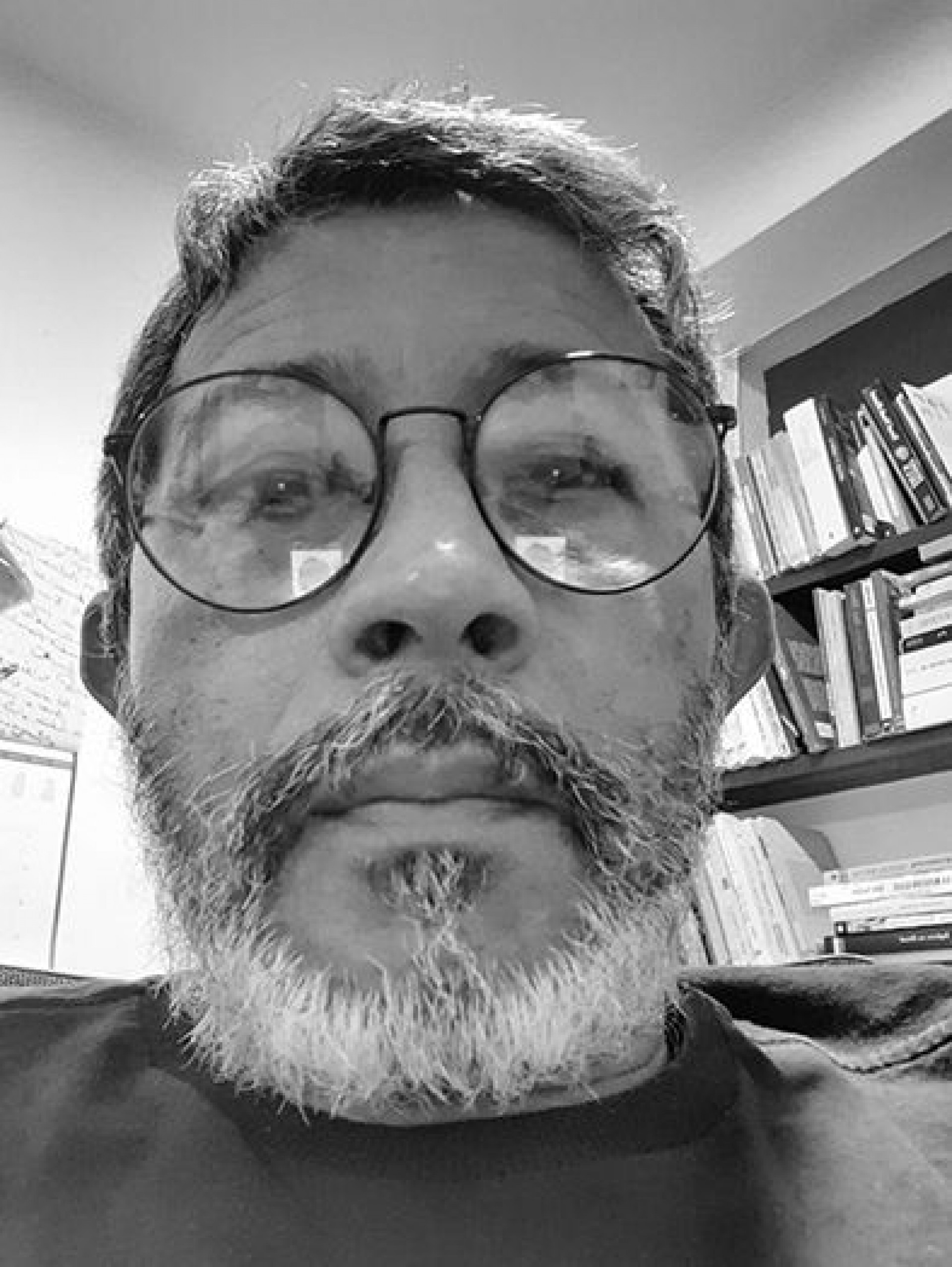 Antonio de Pádua, professor do curso de História da Uece (Foto: DIVULGAÇÃO)