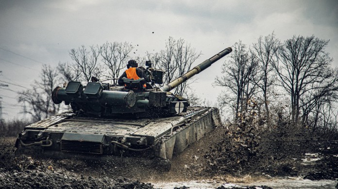 Movimentação de tropas da Ucrânia em zona de atividade separatista(Foto: STR / Forças Armadas da Ucrânia / AFP)