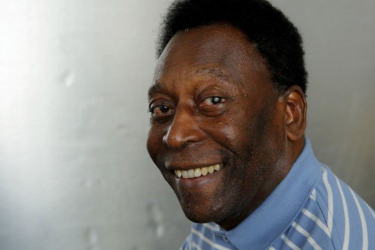 Internado para tratar câncer, Pelé se recupera de infecção urinária