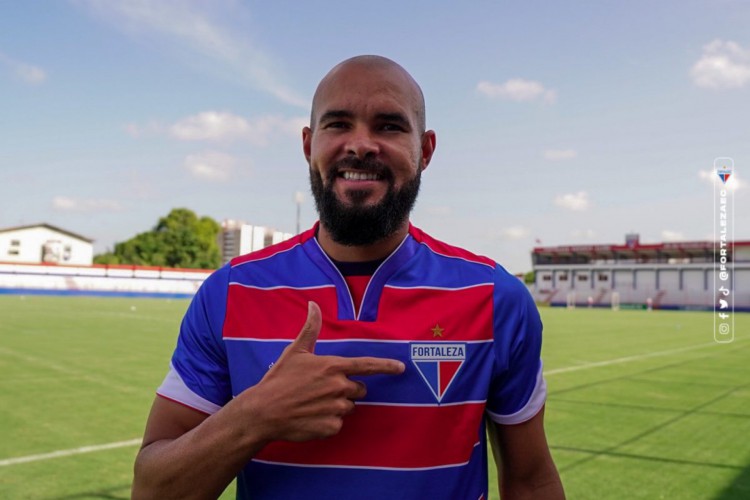 Zé Welison, novo volante do Fortaleza, realiza primeiro treino no Pici