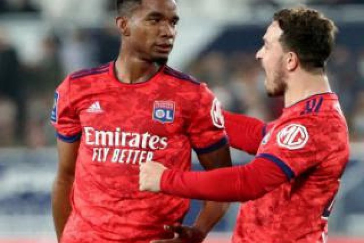 Volante Thiago Mendes é alvo do Flamengo