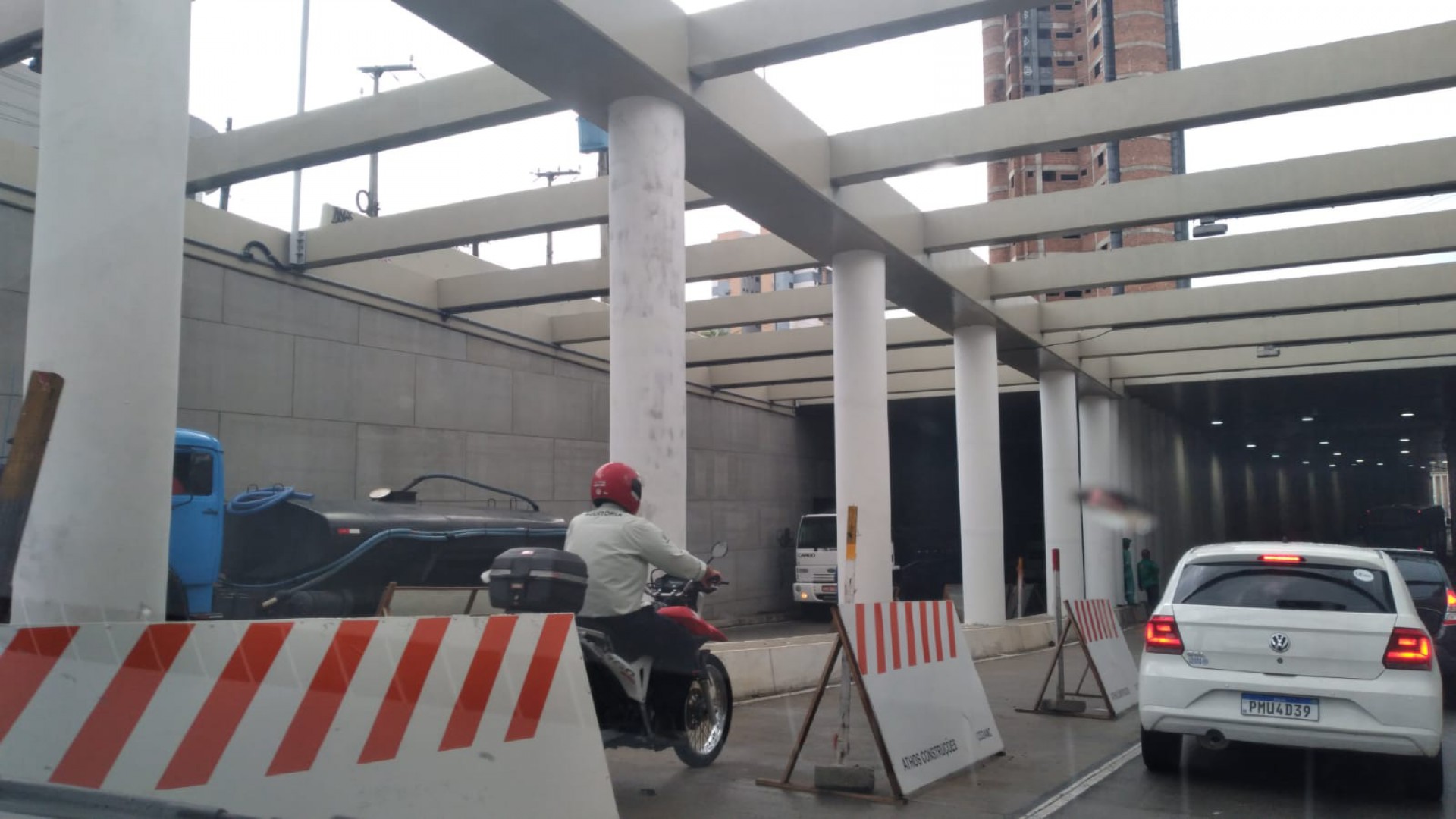 Túnel Governador Beni Veras, o local teve parte do acesso interditado devido as chuvas 