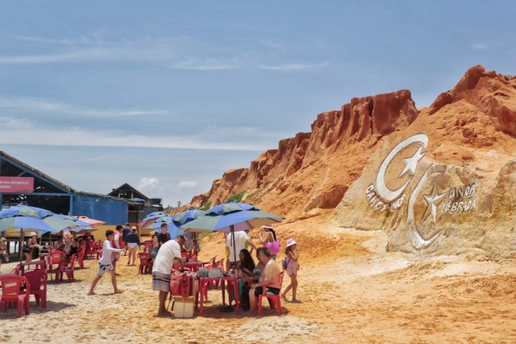 Barracas em Canoa Quebrada podem ser interditadas por irregularidades