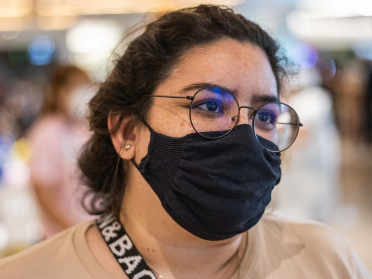 Renata Martins, 30, tomou a terceira dose da vacina contra a Covid-19 neste sábado, 26, pela manhã