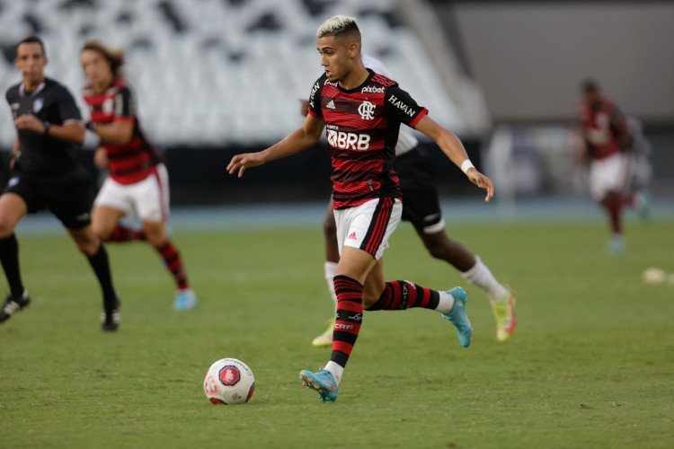 Andreas Pereira durante partida entre Flamengo e Resende pelo Campeonato Carioca