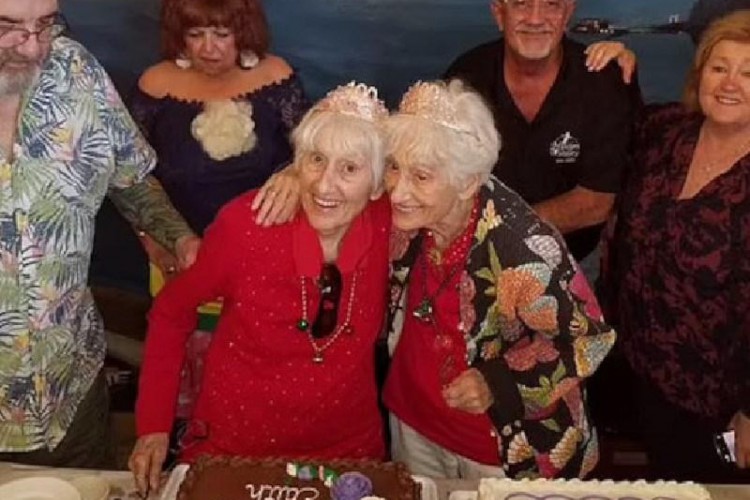 Elas dividem a mesma casa e fazem quase tudo juntas durante o cotidiano. 