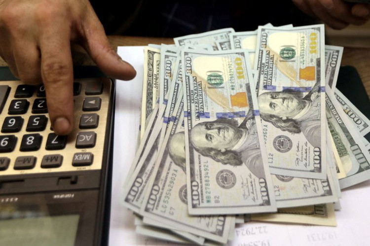 Dólar cai para R$ 5,10 com avanço das commodities