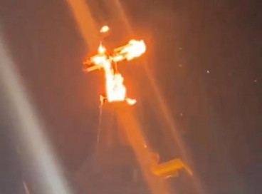 Incêndio atinge cruz de torre de igreja em Missão Velha, no Interior do Ceará  
