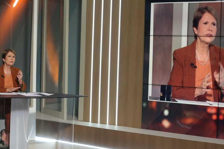 A ministra da Agricultura, Pecuária e Abastecimento, Tereza Cristina, participa do programa Sem Censura, da TV Brasil.
