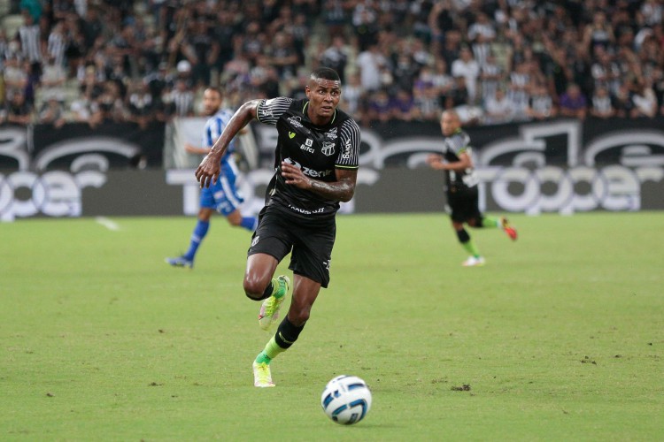 Atacante Cléber foi autor do gol do Ceará diante do Campinense, pela Copa do Nordeste. 