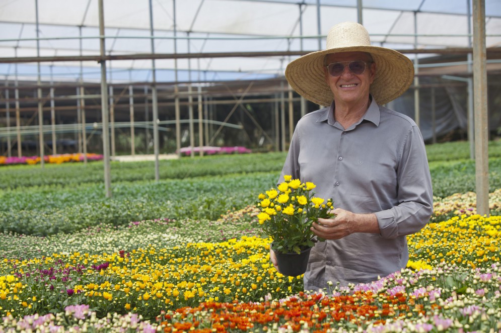 Roberto Reijers, produtor de flores em São Benedito, na Serra da Ibiapaba(Foto: Divulgação/Leo Kaswiner)