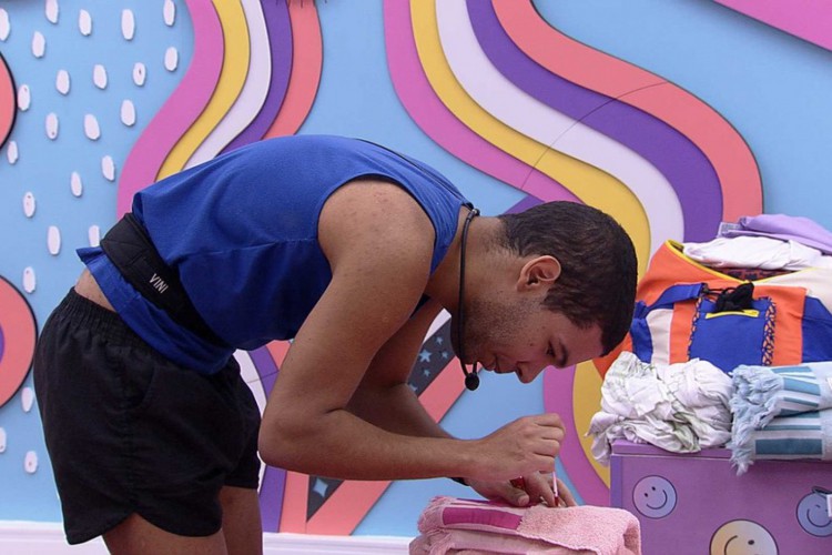 BBB 22:Vyni no quarto Lollipop; saiba que horas começa o programa de hoje (14/03), que terá jogo da discórdia