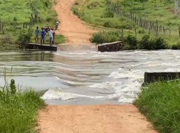 Defesa Civil realiza ações de recuperação em Cedro e Várzea Alegre após barragens romperem
 