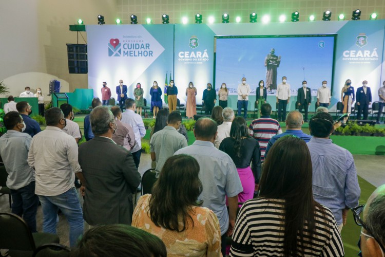 Governador Camilo Santana (PT) na solenidade do Programa Cuidar Melhor, quando foram distrubuídos R$ 11 milhoes a 30 cidades cearenses com melhores indicadores de saúde