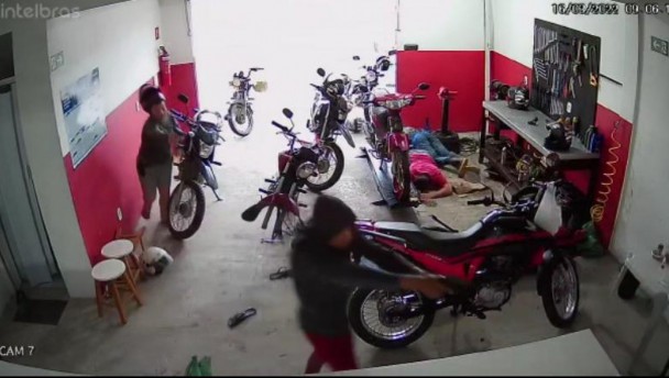 Execução dentro de oficina de motos em Itapipoca 
