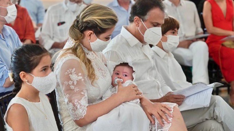 Governador Camilo Santana e primeira-dama Onélia Leite Santana, em cerimônia religiosa neste sábado, Dia de São José(foto: Divulgação )