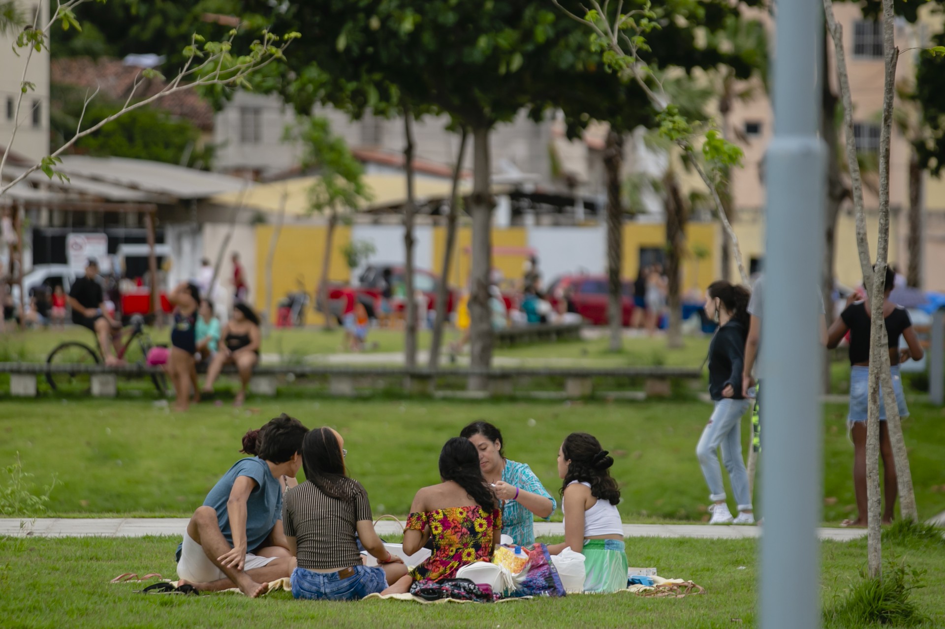 Parque Raquel de Queiroz é opção para quem quer aproveitar o espaço aberto em Fortaleza (Foto:Aurelio Alves/ Jornal O POVO)