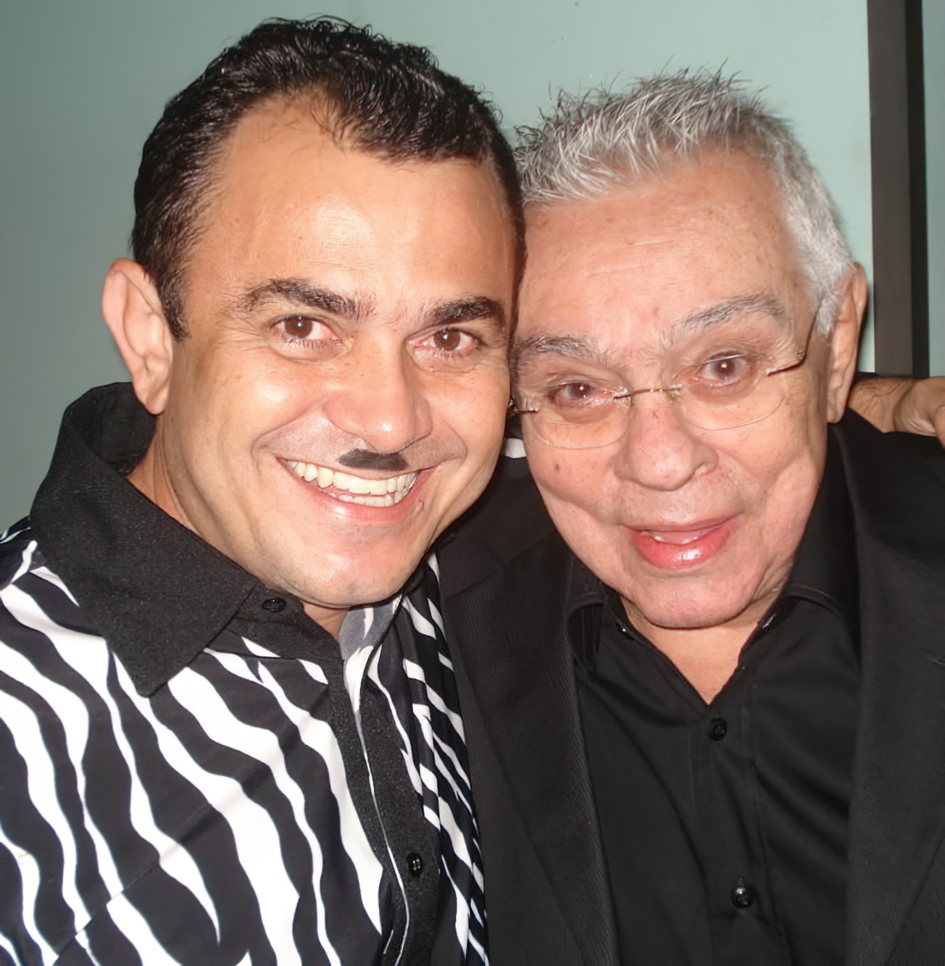 Jader Soares, o Zebrinha, e Chico Anysio, em arquivo pessoal de 2008(Foto: Acervo pessoal/Jader Soares)