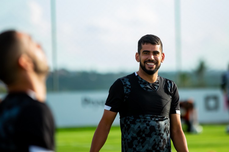Atacante Zé Roberto em treino do Ceará na Arena Almeida, em Campina Grande/PB