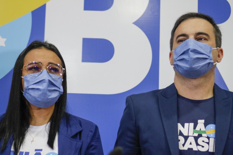 FORTALEZA, CE, BRASIL, 22.03.2022: Evento de filiações ao Partido União Brasil aconteceu hoje na Assembleia Legislativa do Ceará com a presença do Capitão Wagner, ex-governador Lucio Alcantara e o Dep. Federal Danilo Forte (Foto:Thais Mesquita/OPOVO)(Foto: Thais Mesquita)