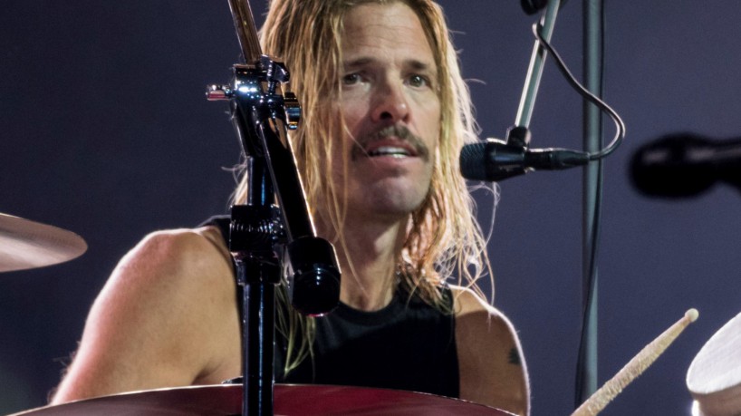 Após morte de baterista e show cancelado, Foo Fighters voltará ao